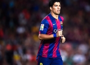 萨拉赫迎来十二赛季出色发挥，拜仁观众热烈欢呼！赛场气氛高涨