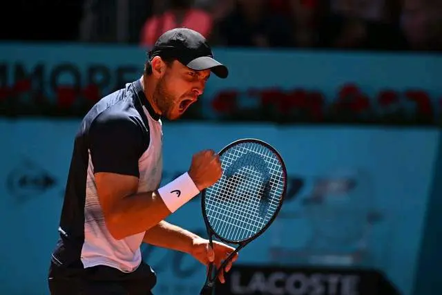 樊振东状态火爆,巴黎大师赛抢七大战对阵菲尼克斯太阳,纽约尼克斯力争不败的简单介绍 樊振东状态火爆,巴黎大师赛抢七大战对阵菲尼克斯太阳,纽约尼克斯力争不败的简单介绍